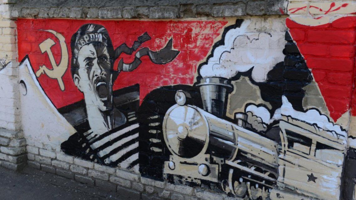 Ленин, коронавирус и матрешка: в Орле стало еще больше граффити