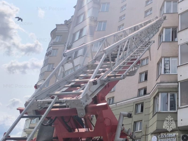 Подробности чудесного спасения малыша от падения с пятого этажа в Орле