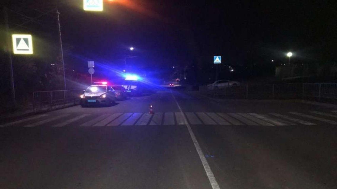 В Лужках машина на зебре сбила пенсионера и скрылась