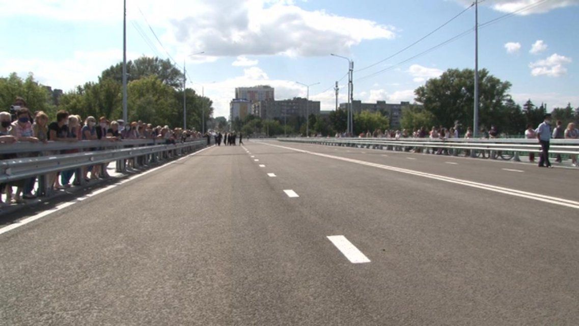 Почему тротуары на мосту Дружбы в Орле не сделали выше проезжей части