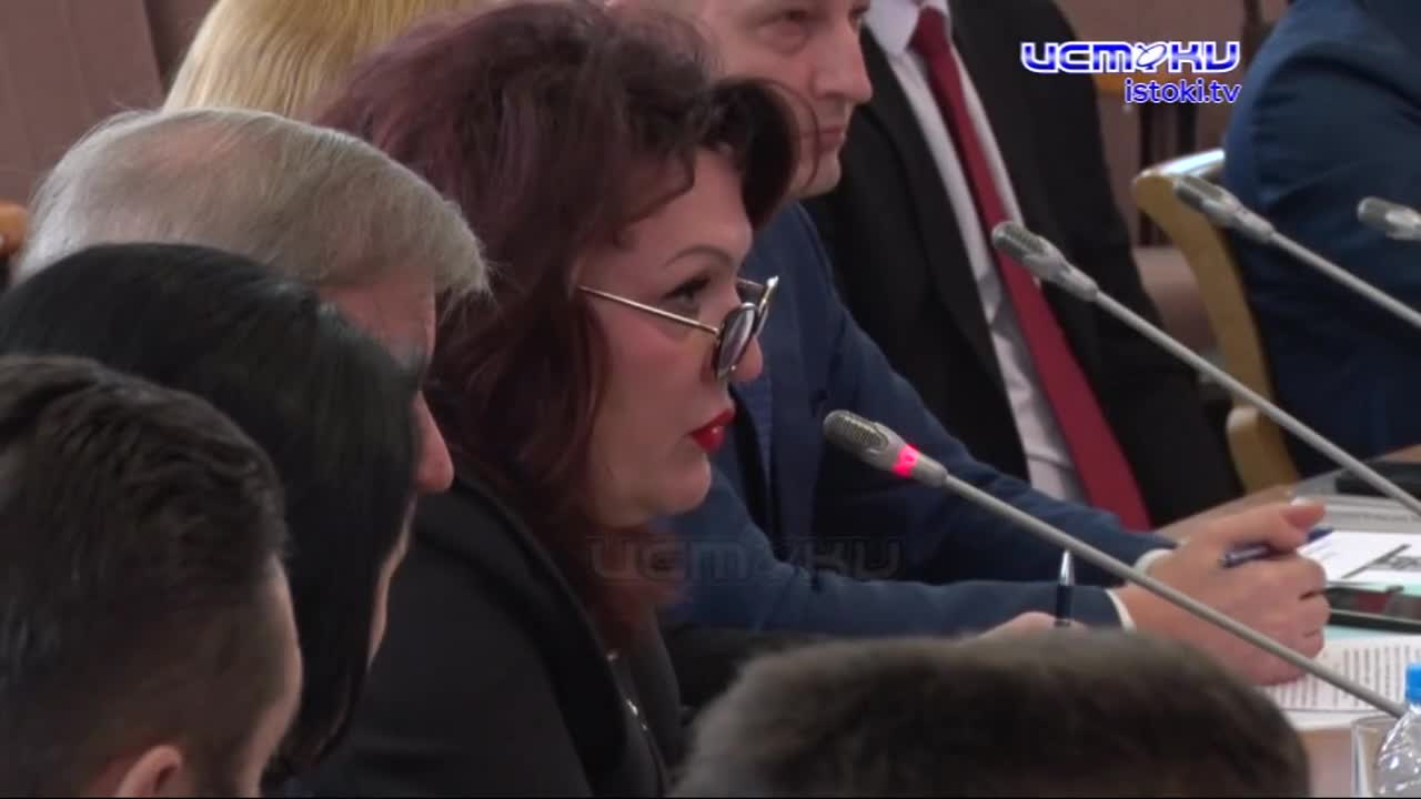 Проблемы сферы ЖКХ и способы их решения обсудили в областном парламенте