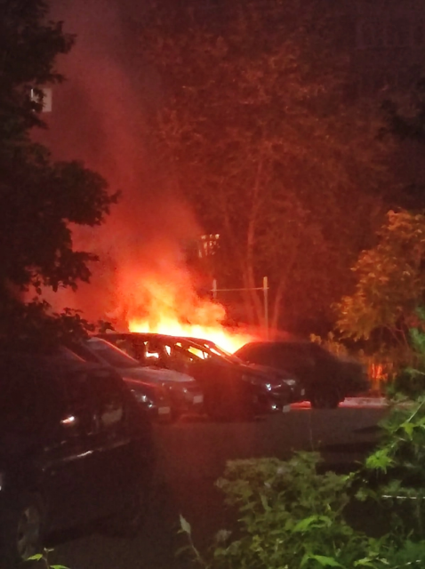 Ночью в Орле подожгли машину