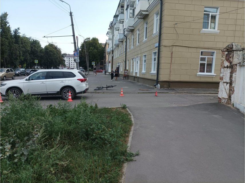 В Орле внедорожник «Mitsubishi» сбил несовершеннолетнего велосипедиста