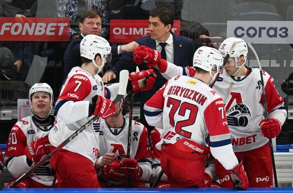 «Локомотив» разгромил «Авангард» в третьем матче серии плей-офф КХЛ