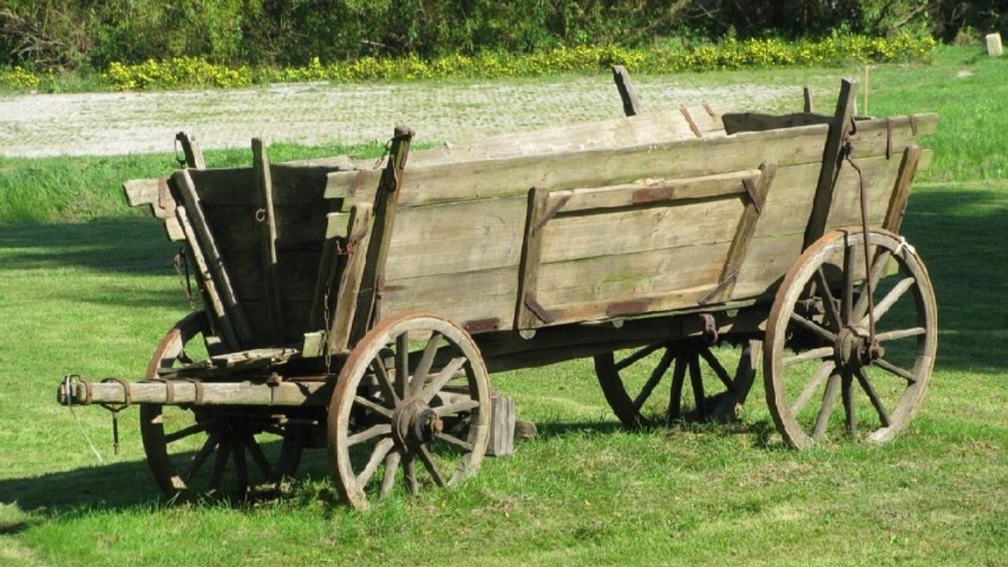 Пьяный и на телеге: под Орлом неизвестный украл четыре иконы и подушки