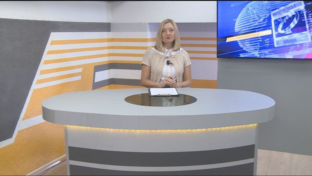 Орёл отмечает День российского триколора, орловские водители прячутся ото всех за тёмными стёклами и в Краеведческом музее работает новая выставка. Об этом и не только в программе "Оперативный эфир"