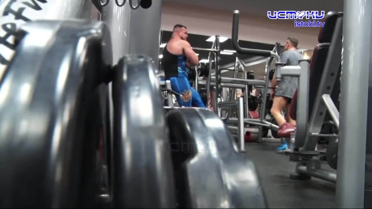 Награды орловских силачей. Рекордсмен России Евгений Чикунов -человек, сдвинувший комбайн, расскажет о новых победах и на тренерском поприще тоже