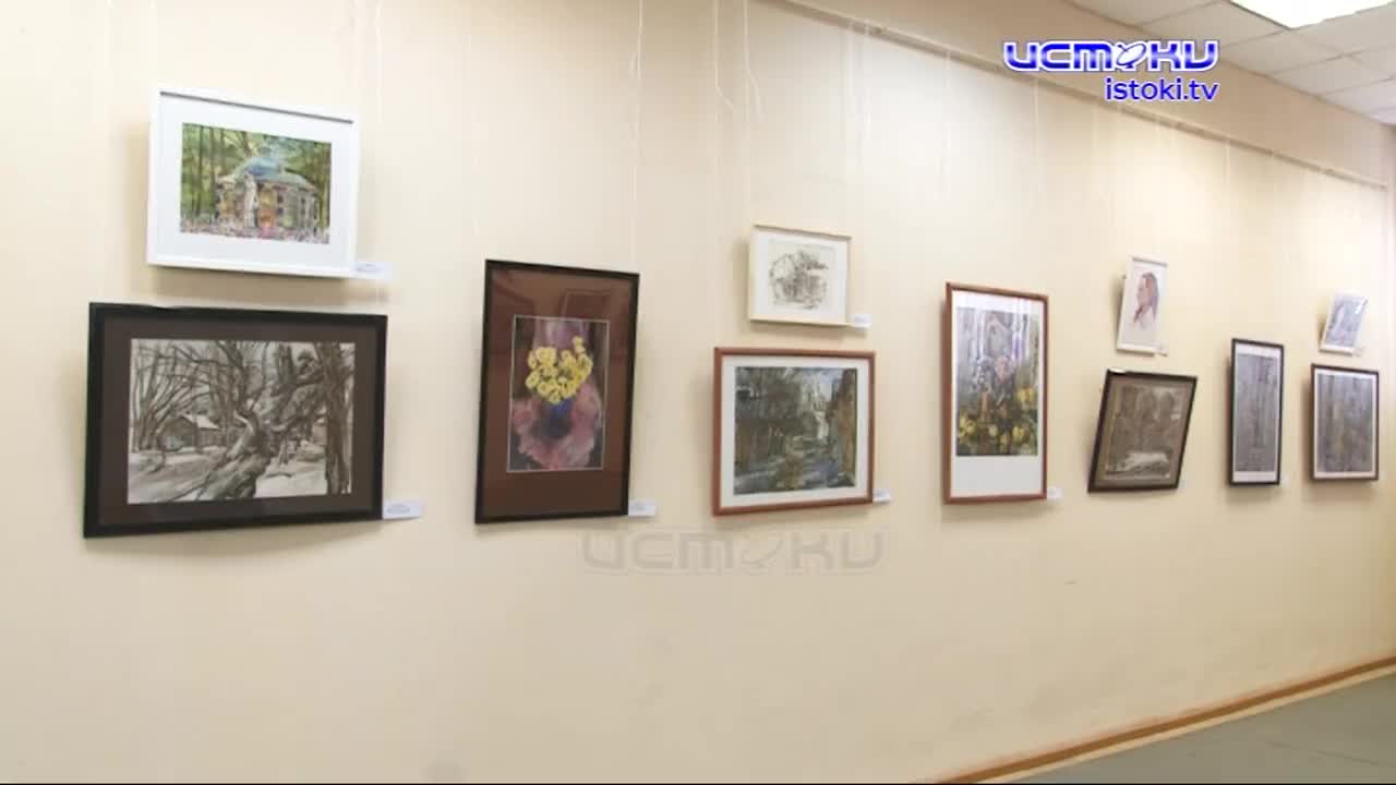 В областном выставочном центре открылись сразу три выставки. Известные орловские художники представили пейзажи, портреты, натюрморты, иконопись