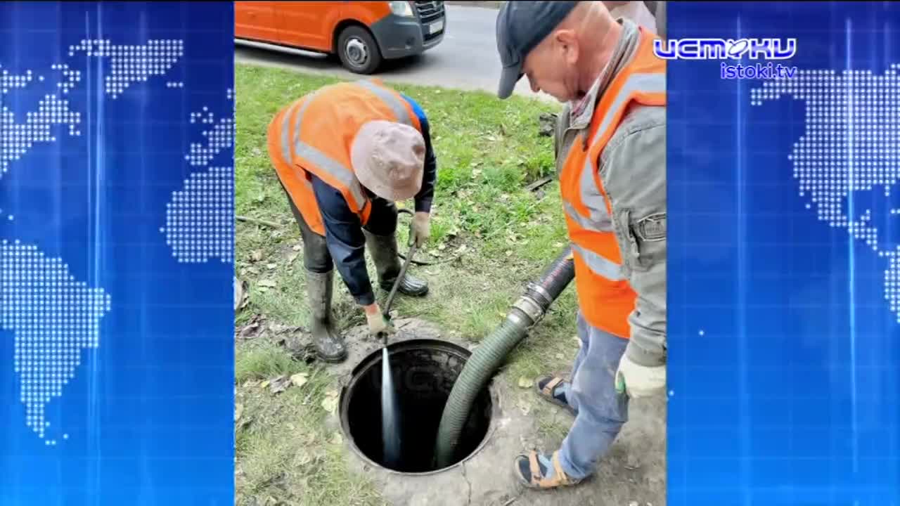 Недавно специалисты МБУ «Спецавтобаза» очистили ливневый колодец в районе дома №65 на улице Планерной