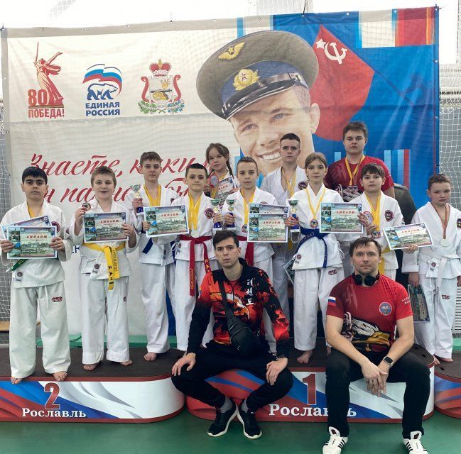Орловские тхэквондисты завоевали россыпь наград в Рославле 