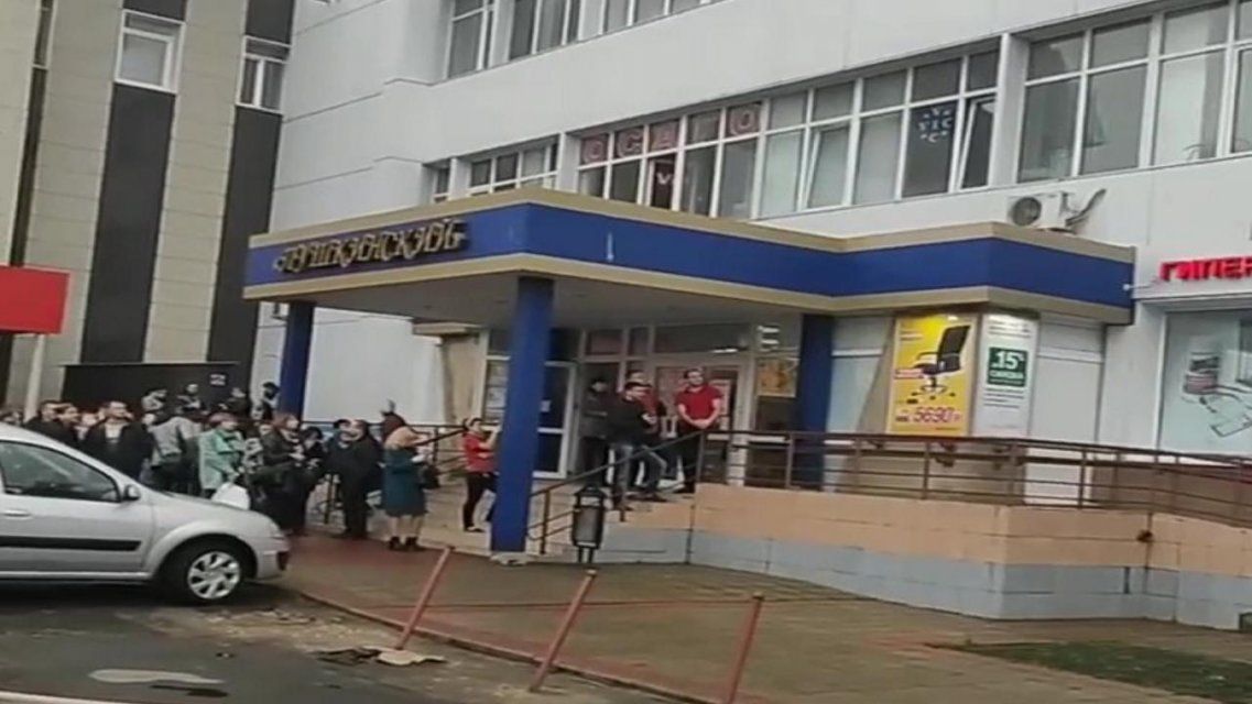 Видео: в Орле эвакуировали людей из офисного центра «Пушкинский»