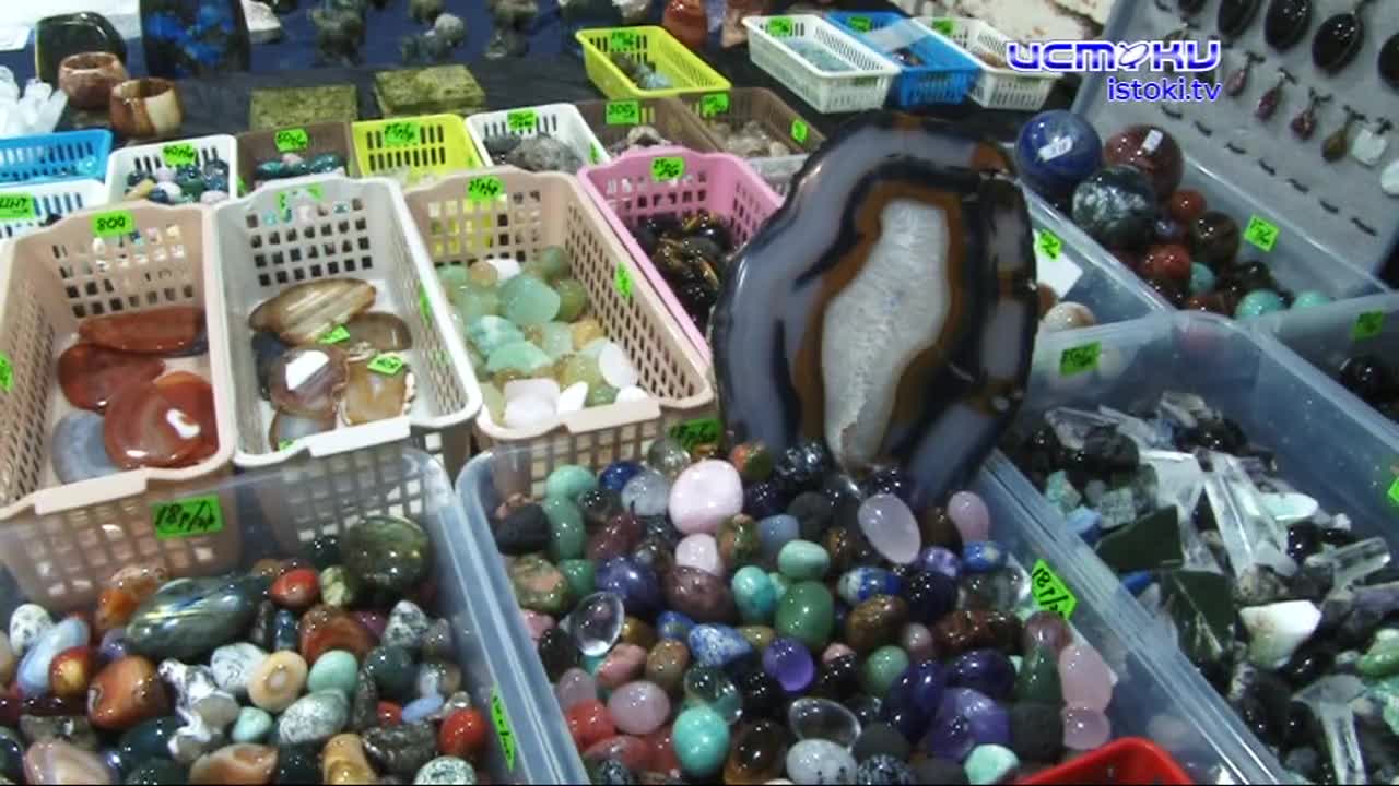 Место выставки изменить нельзя. По традиции в ДК "Железнодорожников" начала работу известная многим орловчанам "Каменная сказка"