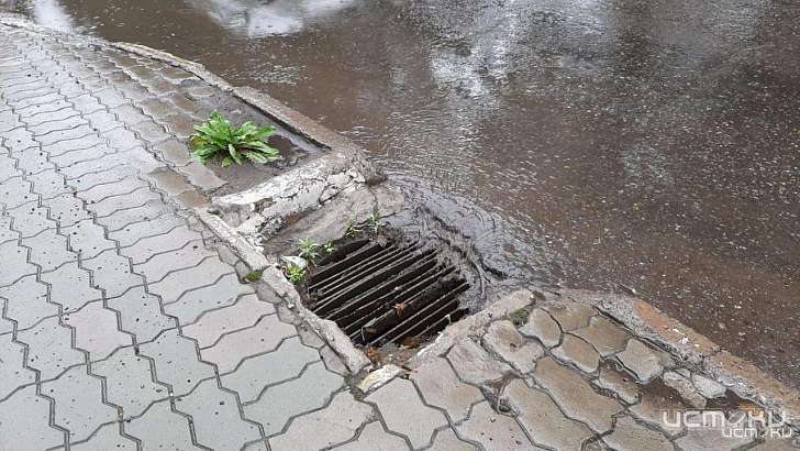 В Орле власти продолжают спускать деньги на промывку ливневок 