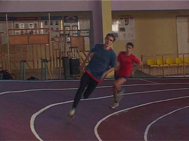 Легкоатлеты тренируются не взирая ни на что.