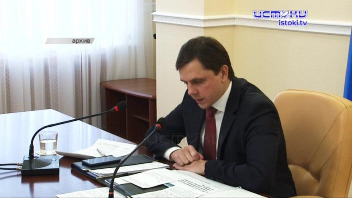 Клычков завел себе еще одного иногороднего советника, а СМИ попросили прокуратуру проверить Лежнева