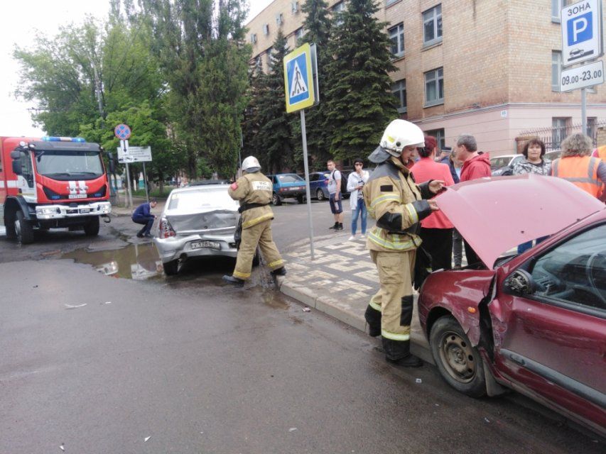 В массовом ДТП возле «Европы» в Орле пострадали женщина и ребенок