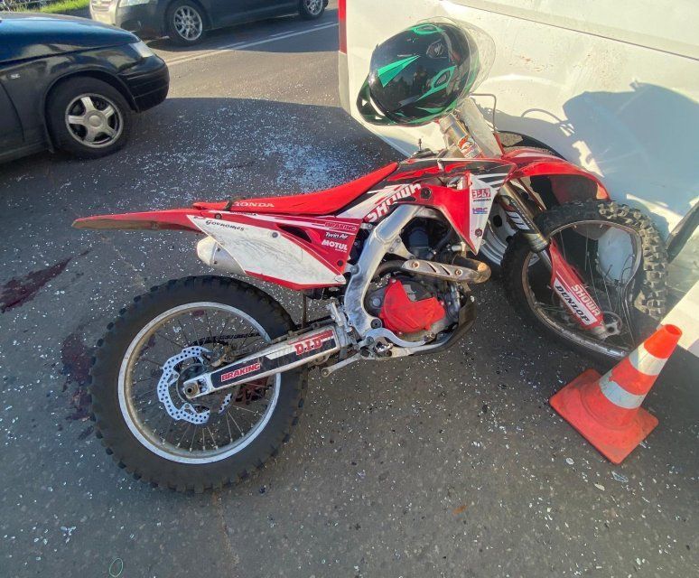 Во Мценске мотоциклист пострадал при столкновении с автомобилем ГАЗ 