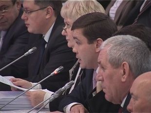 Депутаты обвинили чиновников в чрезмерных тратах на правительственные СМИ 