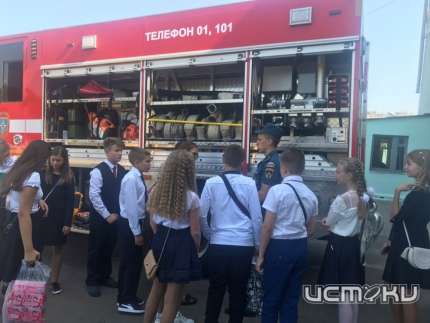 Орловские пожарно-спасательные части открылись для детей