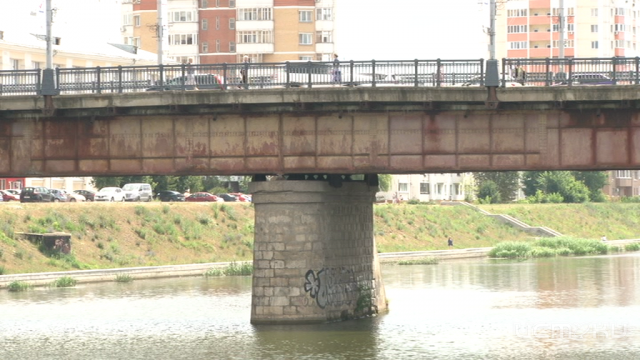 В Орле Красный мост не прошел проверку первым снегопадом 