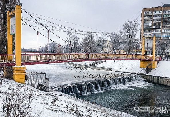 В Орле подвесной мост между детским парком и торговыми рядами ждет реконструкция