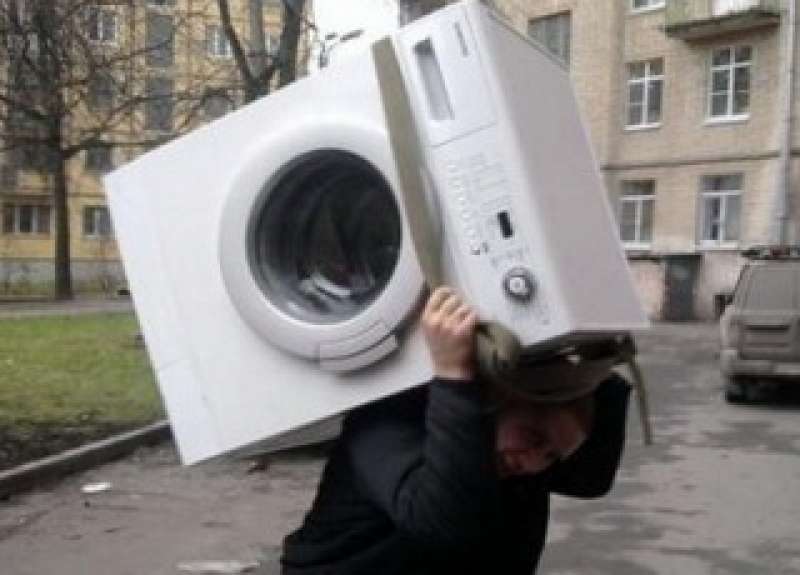 Орловчанин впустил пожить знакомого в свою квартиру, а он его обокрал на 100 тыс. рублей