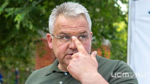 Ещё один представитель власти с подарком в виде дорогостоящего автомобиля 