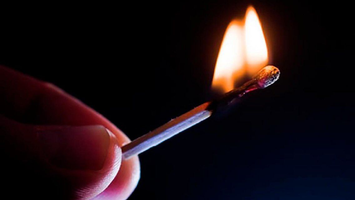 Амчанин из мести поджег «Ниссан» приятеля и едва не спалил дом пенсионерки