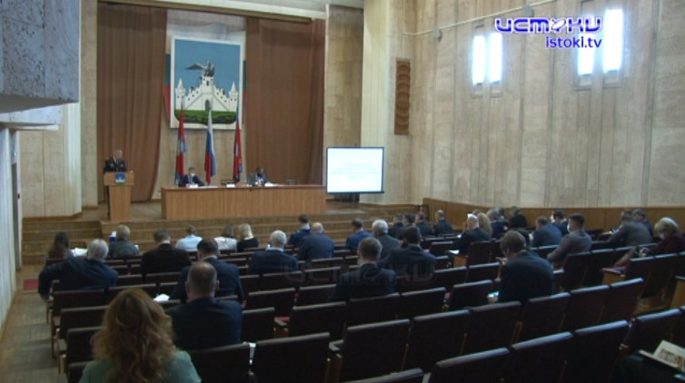 Горсовет провел первую в этом году сессию. За что народные избранники раскритиковали администрацию?