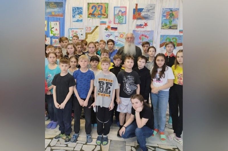 Орловский священник рассказал сиротам о подвигах святых защитников Руси