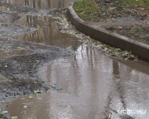 А воз и ныне там: в Орле несколько отремонтированных дворов не прошли приемку 