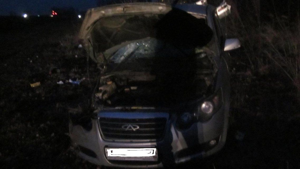 Вылетел на встречку: на орловской трассе лоб в лоб столкнулись ВАЗ и «Чери»