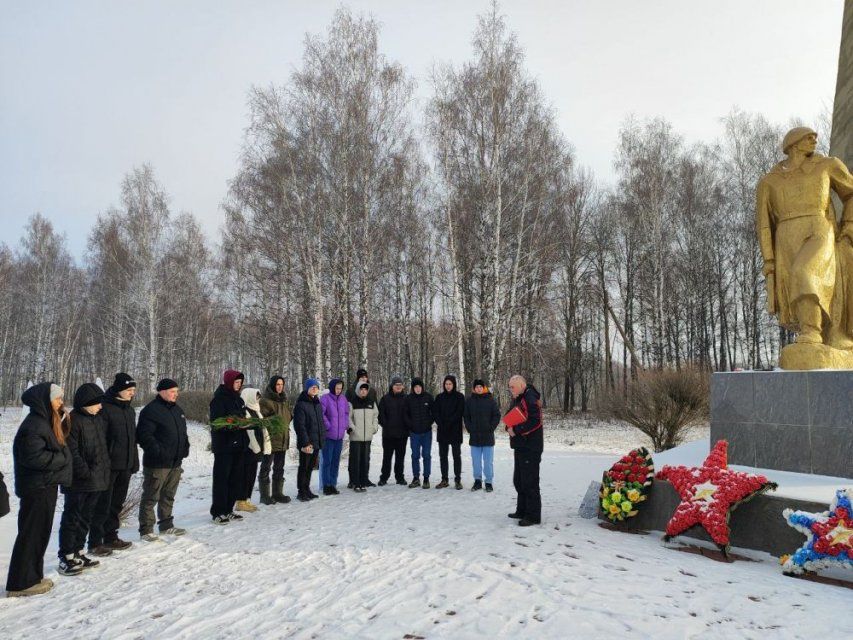 Орловские студенты организовали автопробег по местам воинских захоронений Болховского района