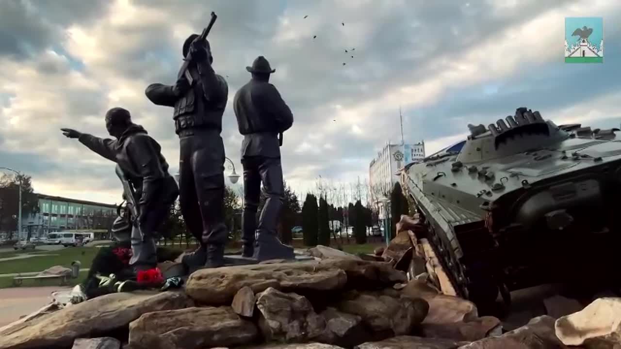 Имена погибших бойцов СВО увековечили на памятнике Участникам локальных войн в Орле