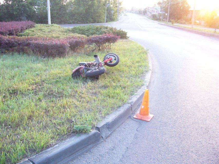 В Лужках парень попал в ДТП на самодельном мопеде и угодил в больницу