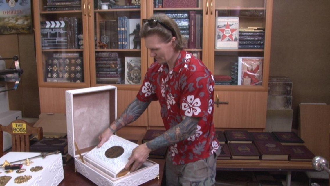 Кожаных дел мастер — в программе «Интервью»