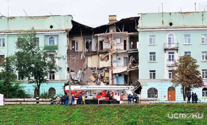 Спортплощадка или многоэтажка? Проводим опрос