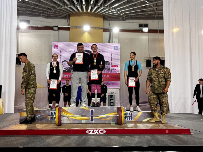 "Янтарная штанга" принесла орловским тяжелоатлеткам медали разного достоинства