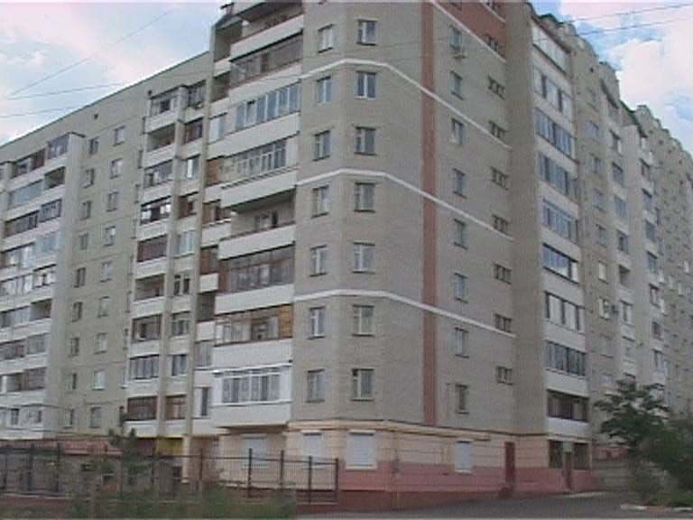 Недовольные жильцы меняют управляющую компанию...