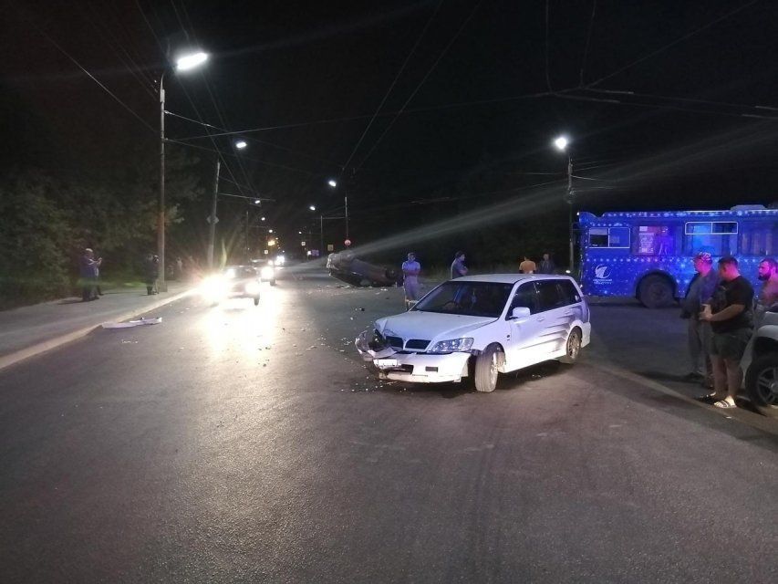 В Орле столкнулись две иномарки. Постарадала девушка