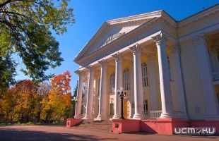 В библиотеке им. И.А. Бунина проходит выставка – просмотр «Туризм – торжество разнообразия»