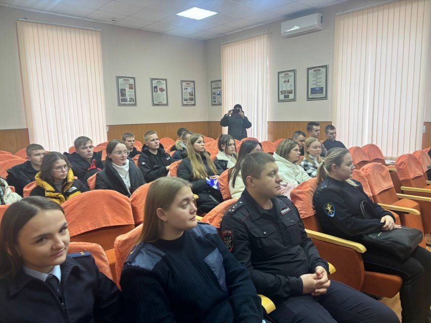 Транспортные полицейские Орла провели «День открытых дверей»