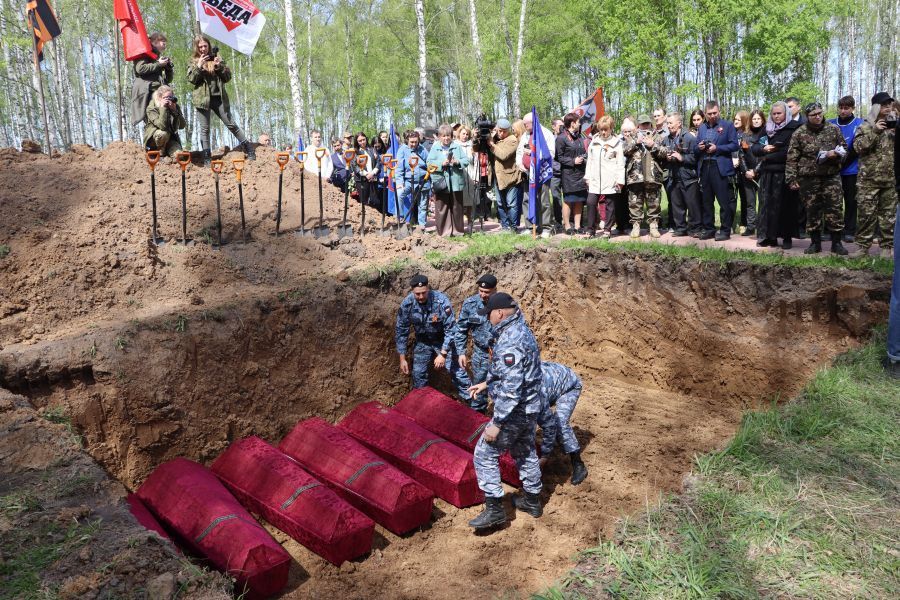 На Орловщине перезахоронили останки более 130 бойцов Красной Армии