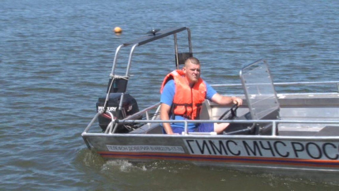 Фоторепортаж: в Орле спасатели устроили соревнования по водно-моторному спорту