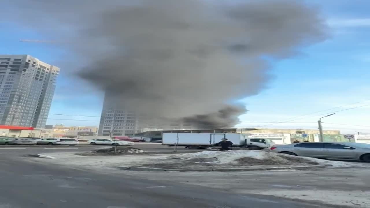 Утренний черный дым в Советском районе увидело много орловчан