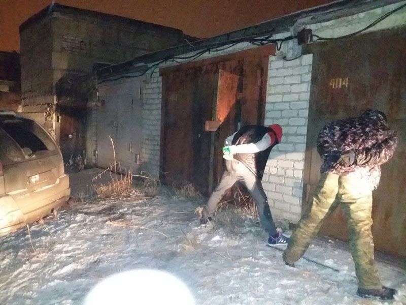 Двое орловчан попались с поличным при краже металла из гаража