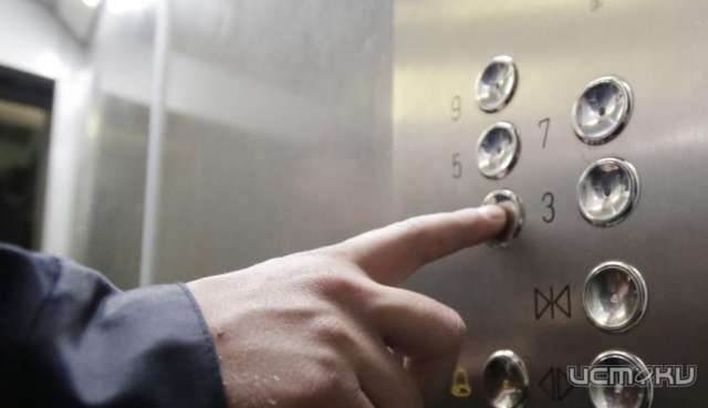 В Орле загорелся лифт в многоэтажке 