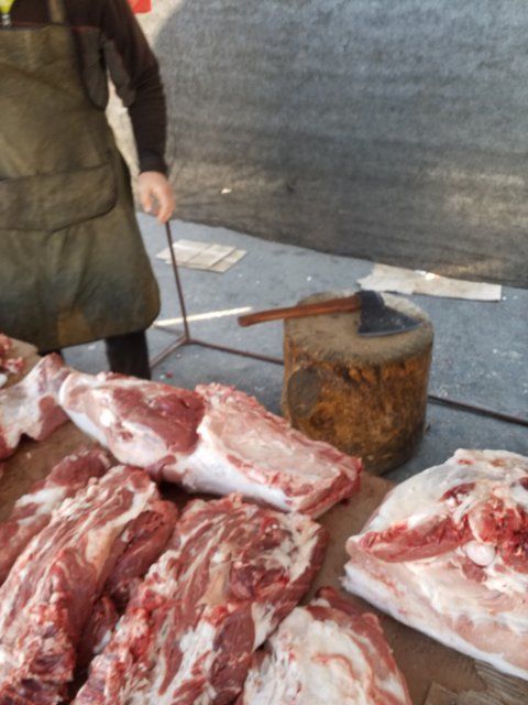 За сомнительное мясо на орловских ярмарках предпринимателя привлекли к ответственности 