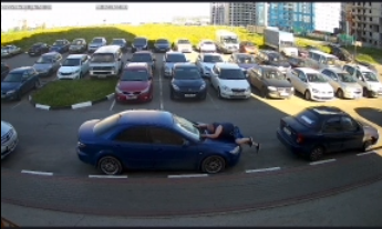 Орловчанин прыгал по капотам и помял несколько машин