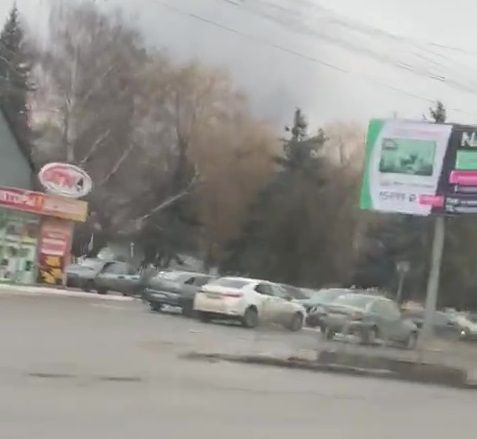 Видео: в Железнодорожном районе Орла полыхает жилой дом